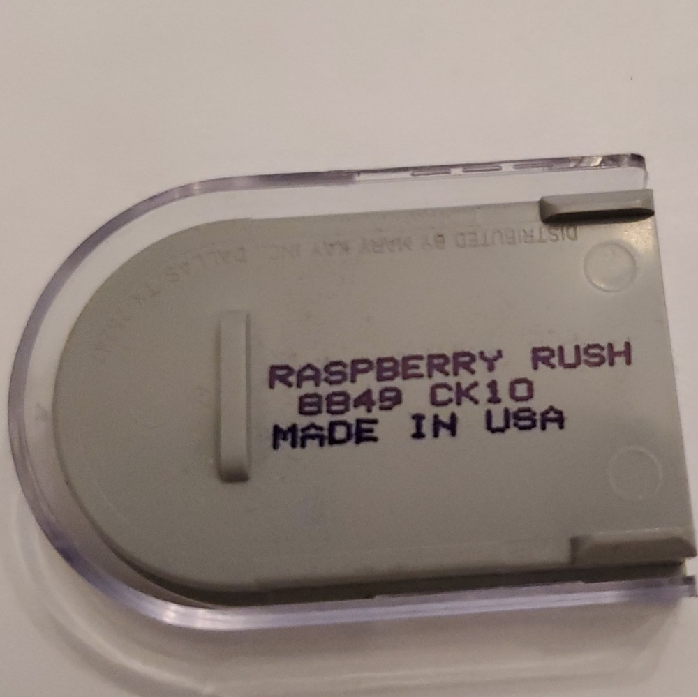 Mary Kay Raspberry Eyeshadow. - Picture 2 of 2